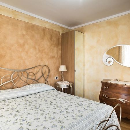 بويجناجو B&B La Petite Maison الغرفة الصورة