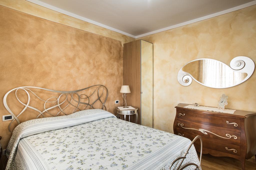بويجناجو B&B La Petite Maison الغرفة الصورة